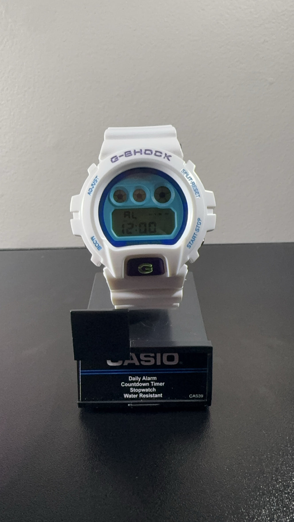 White w cyan face dw6900