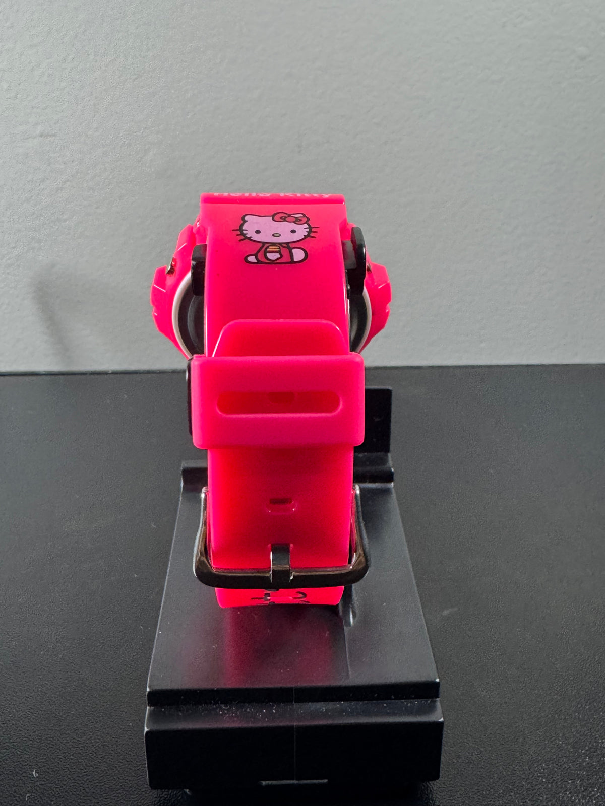 Neon pink hello kitty