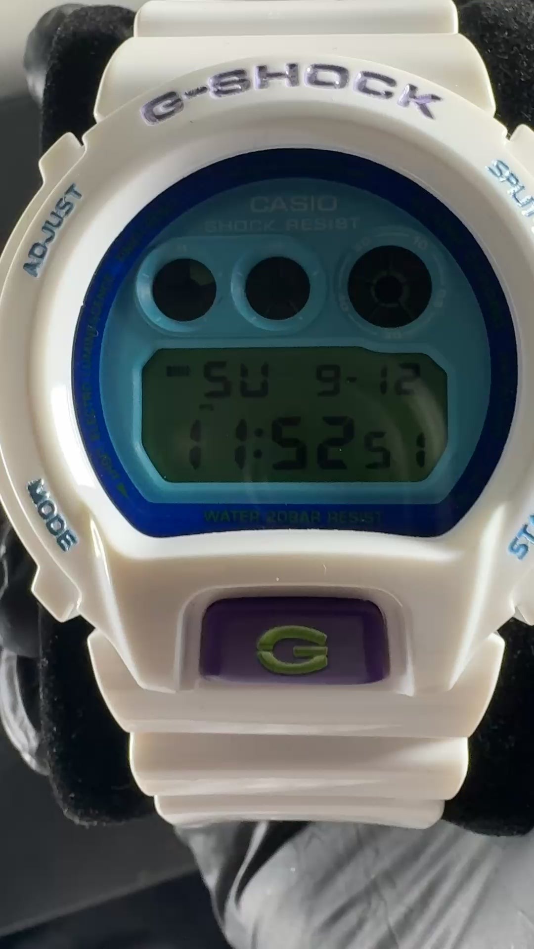 White w cyan face dw6900